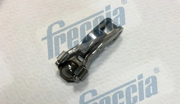 Vahadlo, řízení motoru FRECCIA RA06-951